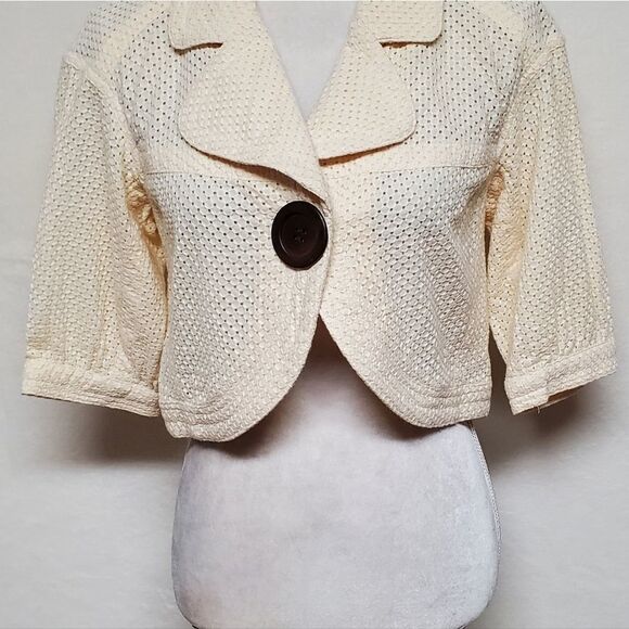 Kenzie Cream Eyelet Quarter Sleeve Single Button Collared Cropped Mini Jacket 6 - Picture 5 of 12